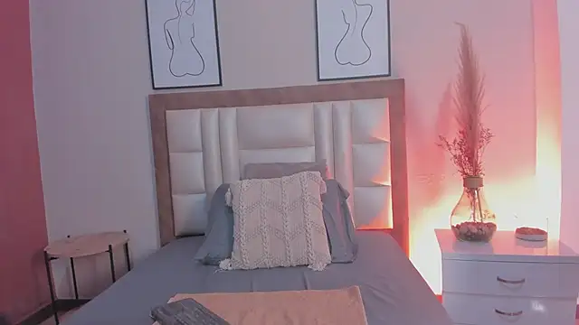 SamantaVee online show from 09/10/25, 11:53