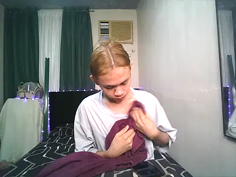 Sweet-shopia online show from 10/24/25, 01:43