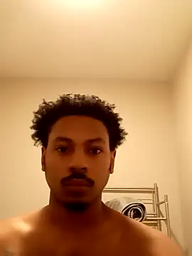 Snapshot of Yungandhungd chatting on 09/15/25, 10:21 Yungandhungd online show from 09/15/25, 10:21