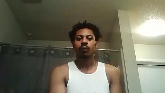 Snapshot of Yungandhungd chatting on 09/28/25, 12:23 Yungandhungd online show from 09/28/25, 12:23