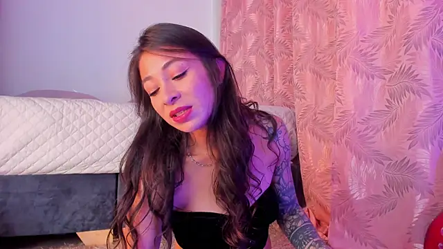 riley bensongh online show from 11/04/25, 09:29