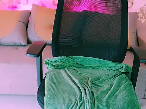 My Rose online show from 10/05/25, 05:09