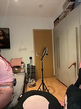 Snapshot of OliviaaFischer chatting on 05/24/26, 05:13 OliviaaFischer online show from 05/24/26, 05:13