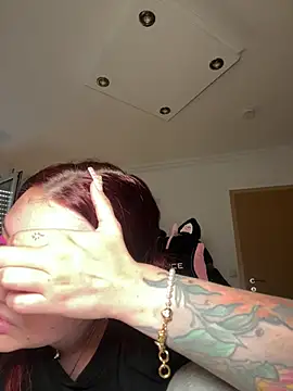 Snapshot of OliviaaFischer chatting on 05/31/26, 02:12 OliviaaFischer online show from 05/31/26, 02:12