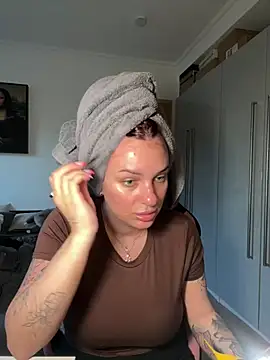 Snapshot of OliviaaFischer chatting on 02/25/26, 04:40 OliviaaFischer online show from 02/25/26, 04:40