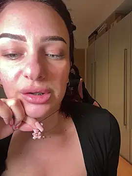 Snapshot of OliviaaFischer chatting on 03/05/26, 12:57 OliviaaFischer online show from 03/05/26, 12:57