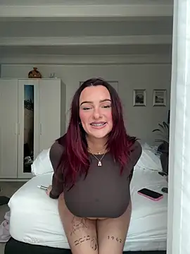 Snapshot of OliviaaFischer chatting on 03/30/26, 05:47 OliviaaFischer online show from 03/30/26, 05:47