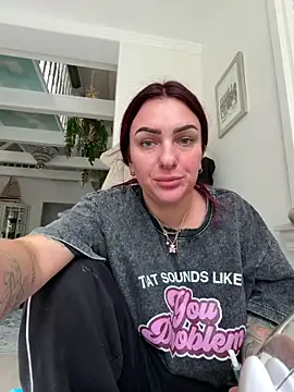 Snapshot of OliviaaFischer chatting on 04/01/26, 01:34 OliviaaFischer online show from 04/01/26, 01:34