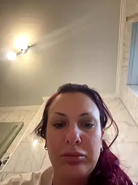 Snapshot of OliviaaFischer chatting on 12/19/25, 02:30 OliviaaFischer online show from 12/19/25, 02:30