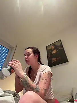 Snapshot of OliviaaFischer chatting on 04/07/26, 10:39 OliviaaFischer online show from 04/07/26, 10:39