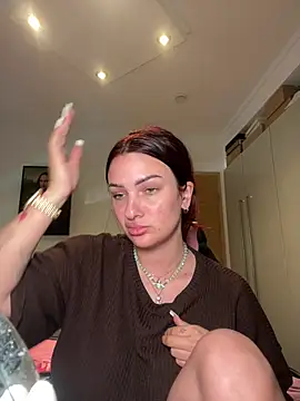 Snapshot of OliviaaFischer chatting on 06/15/26, 03:34 OliviaaFischer online show from 06/15/26, 03:34