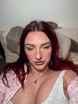 Snapshot of OliviaaFischer chatting on 03/26/26, 04:05 OliviaaFischer online show from 03/26/26, 04:05