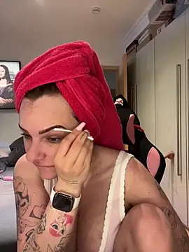 Snapshot of OliviaaFischer chatting on 05/25/26, 03:00 OliviaaFischer online show from 05/25/26, 03:00