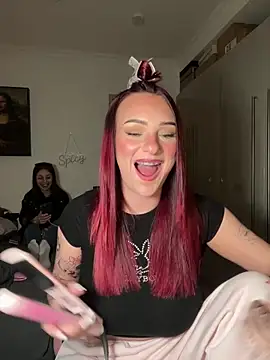 Snapshot of OliviaaFischer chatting on 03/10/26, 06:01 OliviaaFischer online show from 03/10/26, 06:01