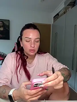 Snapshot of OliviaaFischer chatting on 04/19/26, 02:29 OliviaaFischer online show from 04/19/26, 02:29