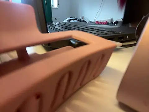 Snapshot of OliviaaFischer chatting on 02/19/26, 10:45 OliviaaFischer online show from 02/19/26, 10:45