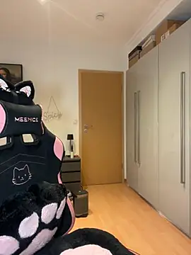 Snapshot of OliviaaFischer chatting on 02/20/26, 11:45 OliviaaFischer online show from 02/20/26, 11:45