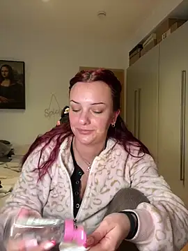 Snapshot of OliviaaFischer chatting on 02/22/26, 02:30 OliviaaFischer online show from 02/22/26, 02:30