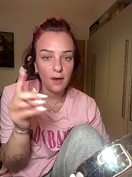 Snapshot of OliviaaFischer chatting on 02/16/26, 02:16 OliviaaFischer online show from 02/16/26, 02:16