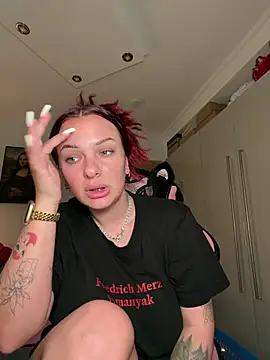Snapshot of OliviaaFischer chatting on 07/08/26, 10:16 OliviaaFischer online show from 07/08/26, 10:16