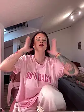 Snapshot of OliviaaFischer chatting on 03/14/26, 02:12 OliviaaFischer online show from 03/14/26, 02:12