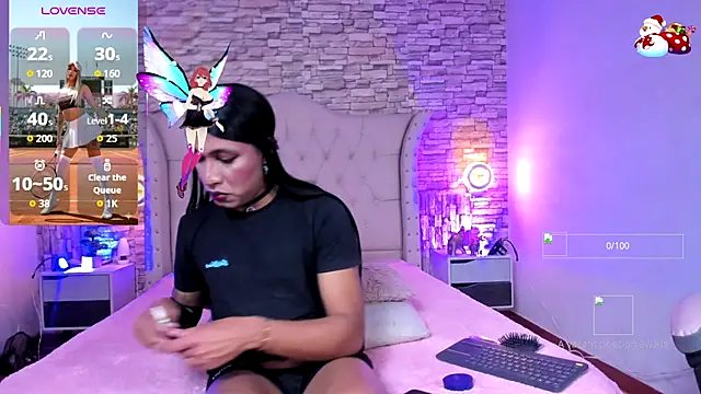 Snapshot of Lucia-Horny24 chatting on 11/18/25, 08:01 Lucia-Horny24 online show from 11/18/25, 08:01