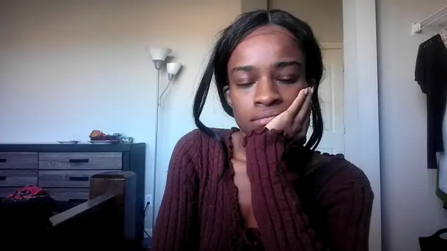 Snapshot of Marlowlovee chatting on 10/15/25, 03:20 Marlowlovee online show from 10/15/25, 03:20