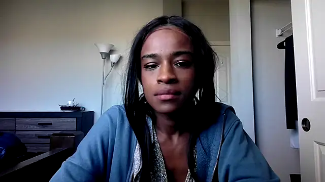 Snapshot of Marlowlovee chatting on 10/07/25, 04:19 Marlowlovee online show from 10/07/25, 04:19