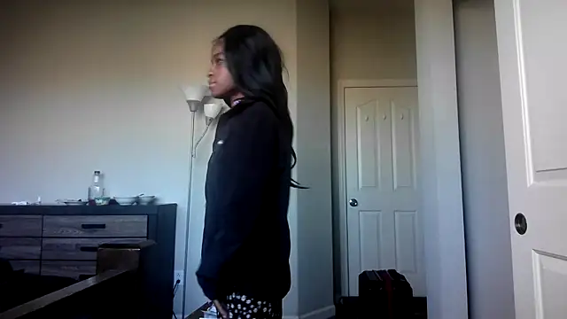 Snapshot of Marlowlovee chatting on 10/01/25, 03:05 Marlowlovee online show from 10/01/25, 03:05