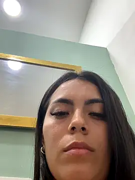 SaraMartinez 1 online show from 12/17/25, 10:15