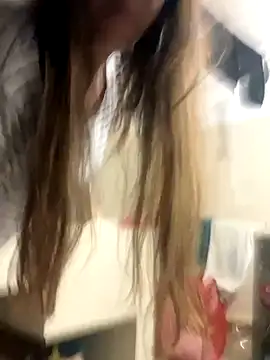 Snapshot of emma_hot2006 chatting on 12/04/25, 11:15 emma hot2006 online show from 12/04/25, 11:15