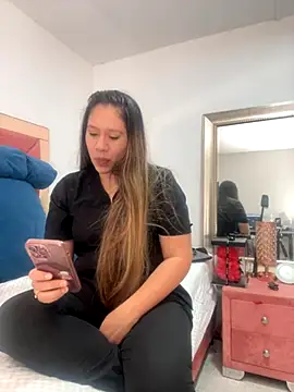 Snapshot of emma_hot2006 chatting on 09/17/25, 03:36 emma hot2006 online show from 09/17/25, 03:36