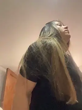 Snapshot of emma_hot2006 chatting on 11/03/25, 04:10 emma hot2006 online show from 11/03/25, 04:10