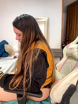 Snapshot of emma_hot2006 chatting on 09/29/25, 05:29 emma hot2006 online show from 09/29/25, 05:29