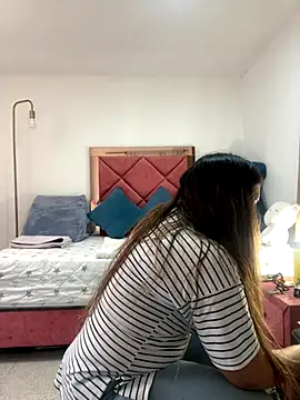 Snapshot of emma_hot2006 chatting on 10/08/25, 05:02 emma hot2006 online show from 10/08/25, 05:02