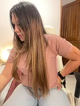 Snapshot of emma_hot2006 chatting on 10/30/25, 06:27 emma hot2006 online show from 10/30/25, 06:27