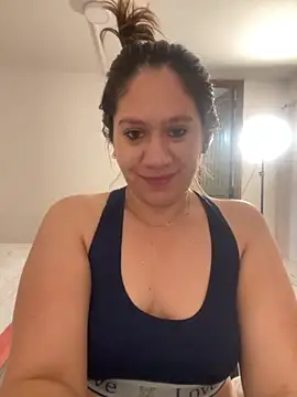 Snapshot of emma_hot2006 chatting on 11/24/25, 05:46 emma hot2006 online show from 11/24/25, 05:46