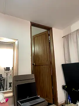 Snapshot of emma_hot2006 chatting on 09/27/25, 03:29 emma hot2006 online show from 09/27/25, 03:29