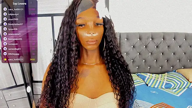 Snapshot of Sara_hot12112 chatting on 10/27/25, 08:26 Sara hot12112 online show from 10/27/25, 08:26