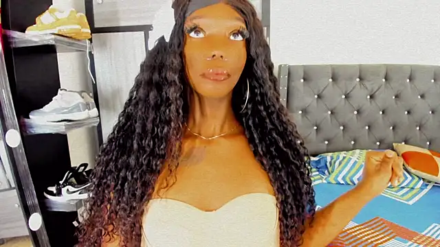 Snapshot of Sara_hot12112 chatting on 11/10/25, 08:19 Sara hot12112 online show from 11/10/25, 08:19