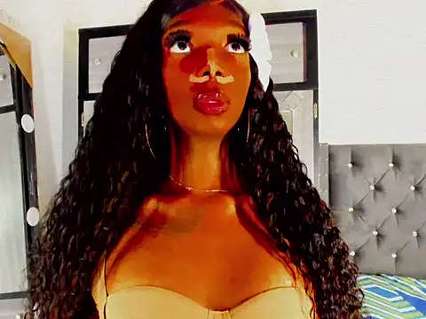 Snapshot of Sara_hot12112 chatting on 10/04/25, 01:23 Sara hot12112 online show from 10/04/25, 01:23