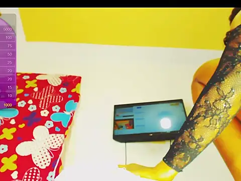 Snapshot of Sara_hot12112 chatting on 09/11/25, 11:54 Sara hot12112 online show from 09/11/25, 11:54