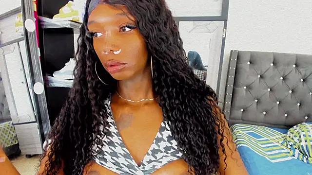 Snapshot of Sara_hot12112 chatting on 11/07/25, 10:13 Sara hot12112 online show from 11/07/25, 10:13