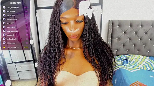 Snapshot of Sara_hot12112 chatting on 10/26/25, 07:53 Sara hot12112 online show from 10/26/25, 07:53