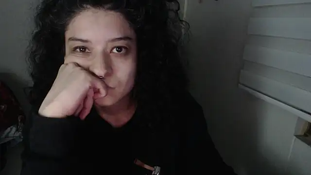 miss carmila1 online show from 11/05/25, 01:31