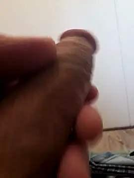 Snapshot of BooBooKittyFuhck chatting on 10/17/25, 08:43 BooBooKittyFuhck online show from 10/17/25, 08:43