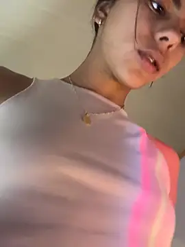 Snapshot of LilybethGray chatting on 02/20/26, 01:02 LilybethGray online show from 02/20/26, 01:02