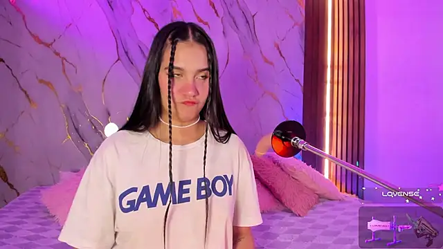 Emmiicute online show from 11/05/25, 08:45