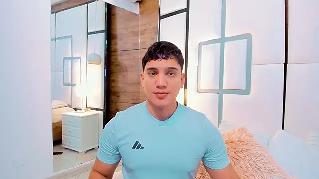 RaymondMorris online show from 10/24/25, 04:33