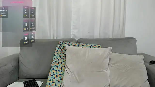 carolinefantasy  online show from 04/06/26, 02:07